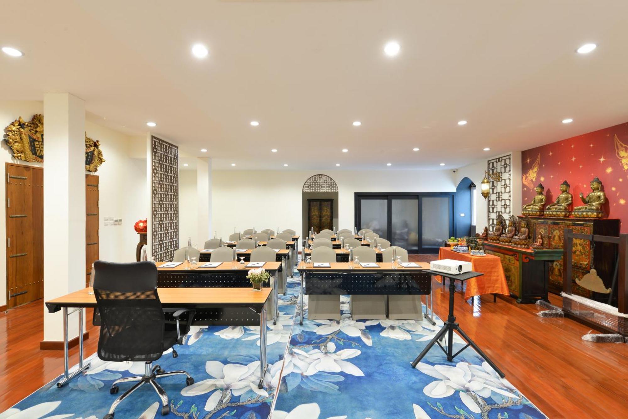 Hotel Villa De Pranakorn - Relais&Chateaux Bangkok Bagian luar foto Meeting room